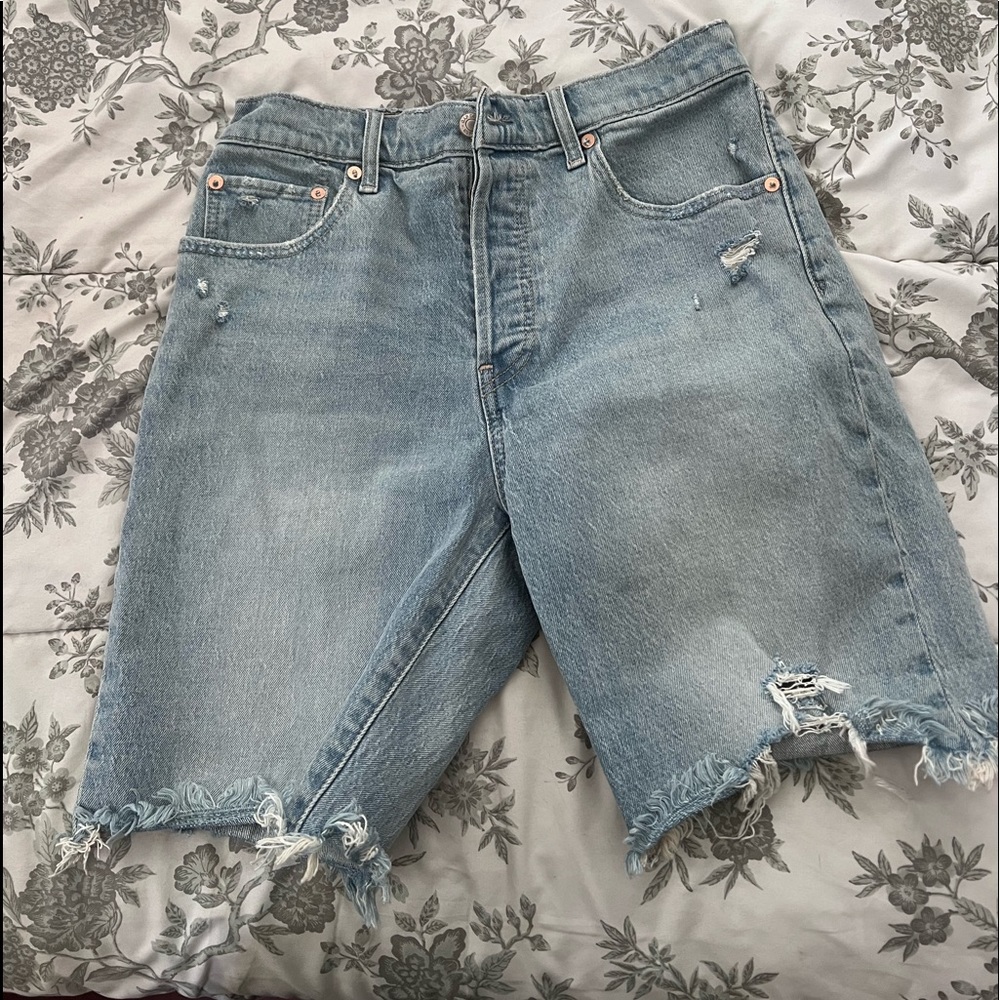 Women’s Gap Bermuda high rise shorts